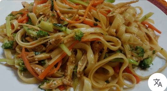 tallarines Fritos con Pollo